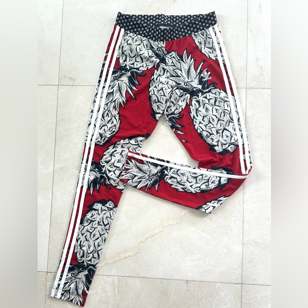 Adidas legging joggers Size Small - pineapple and stars